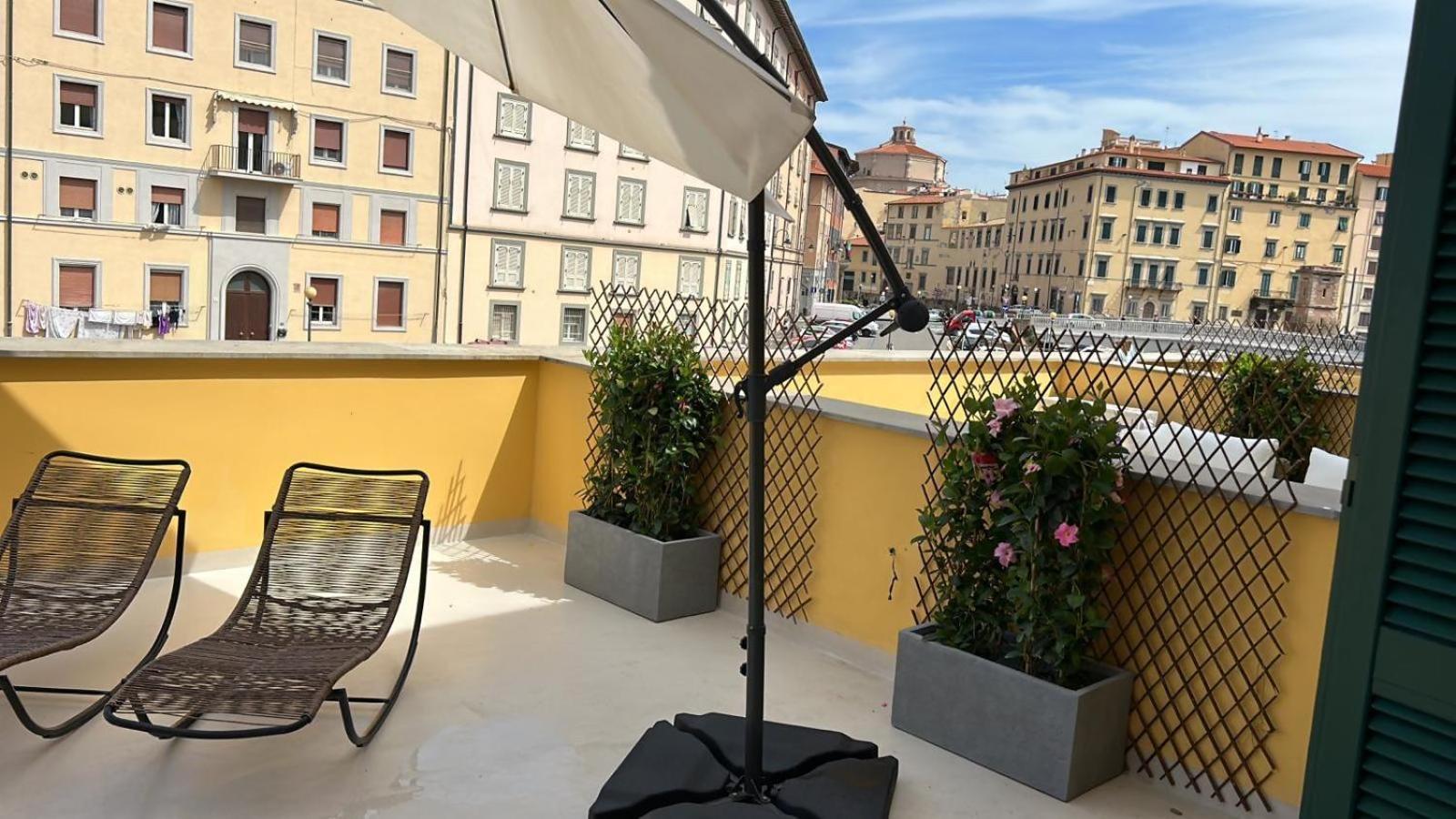 Waterfront Balcony I Grani 1 Resort Style Suite Livorno Exterior photo